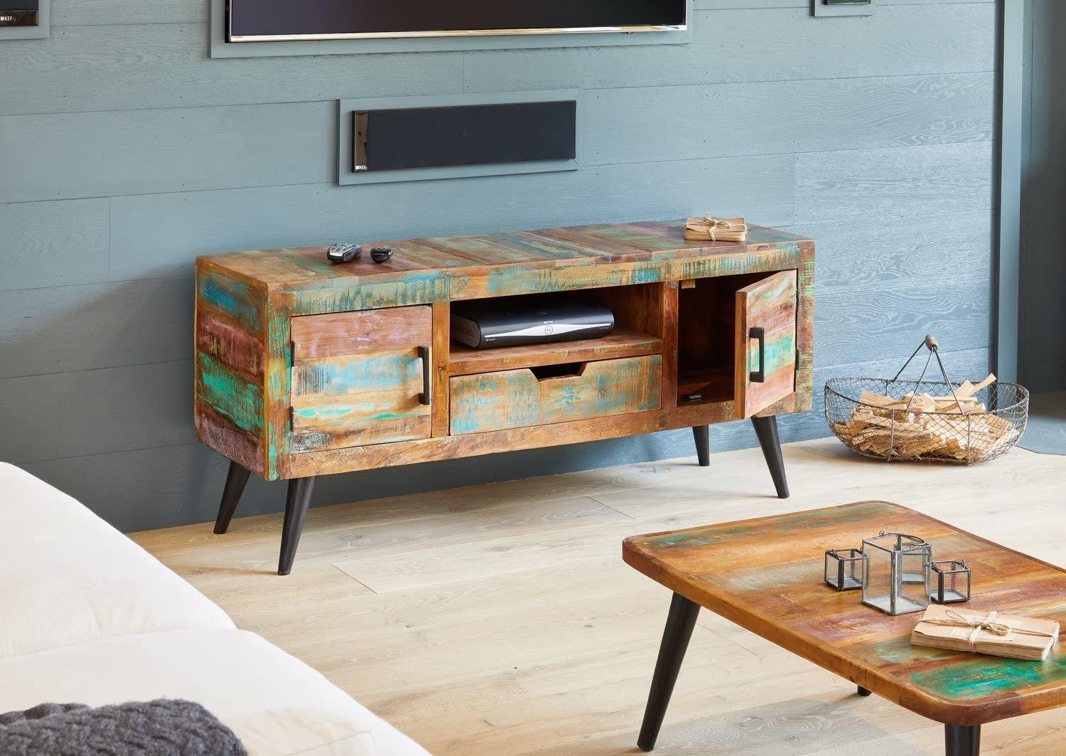 Baumhaus-Coastal-Chic-Widescreen-TV-Cabinet-Reclaimed-Wood-Iron-Legs-B0764H5BZX-3.jpg