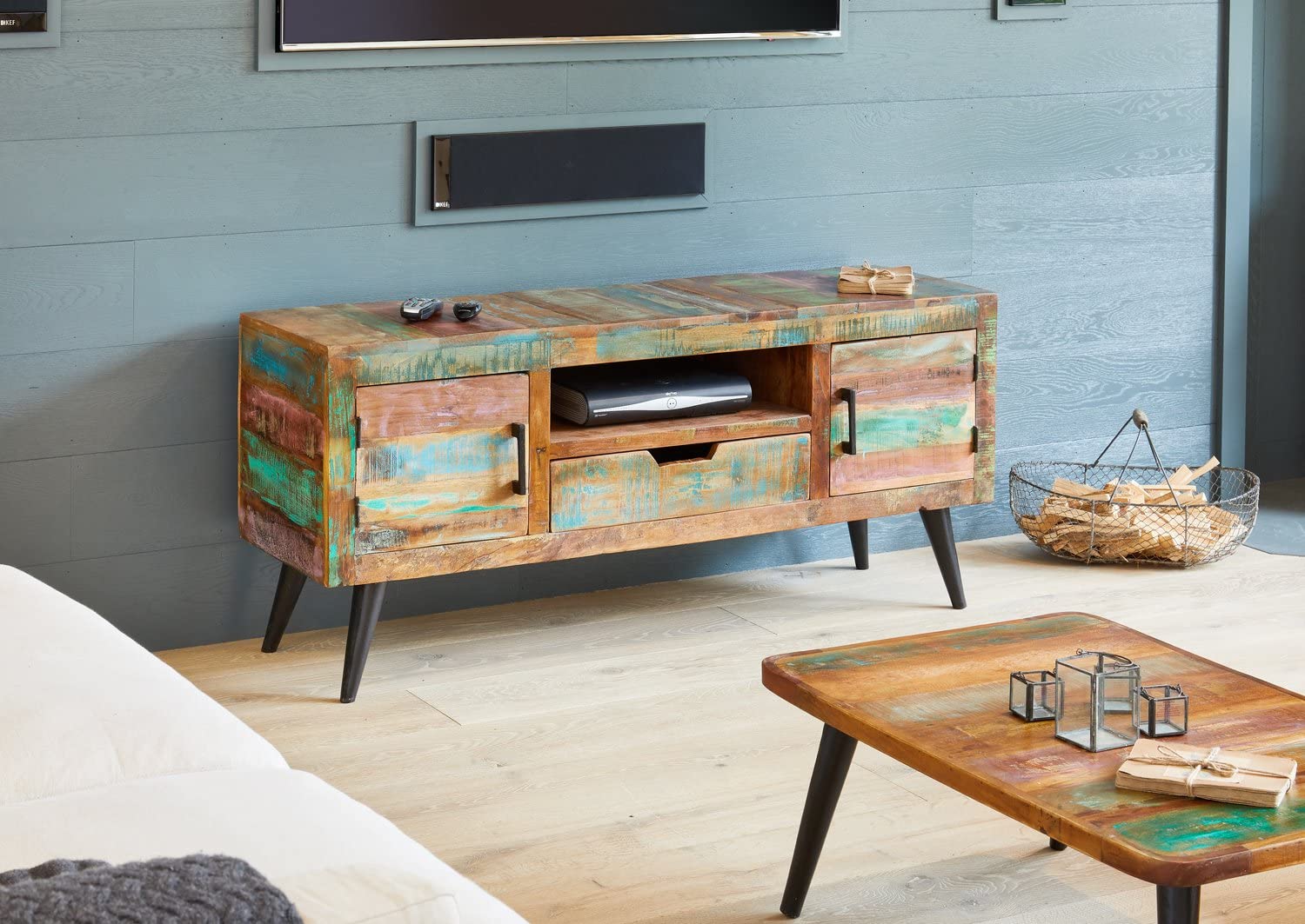 Baumhaus-Coastal-Chic-Widescreen-TV-Cabinet-Reclaimed-Wood-Iron-Legs-B0764H5BZX-4.jpg