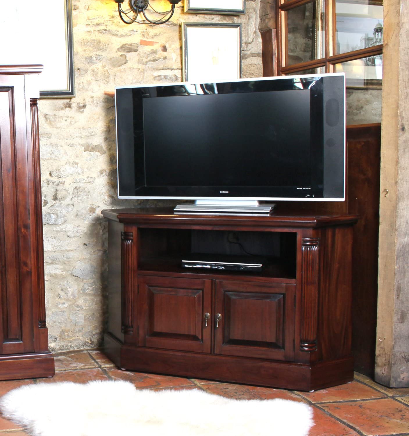 Baumhaus-La-Roque-Corner-Television-Cabinet-B004PQI1H4-4.jpg